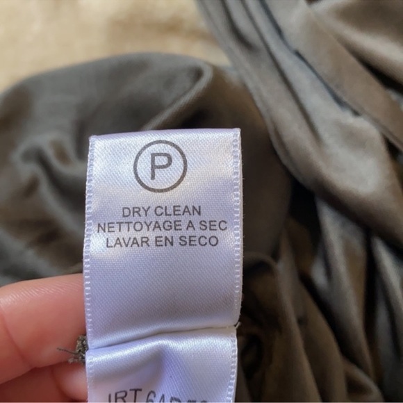 BCBGMaxAzria Green V-Neck Sleeveless Midi Dress - Picture 7 of 10